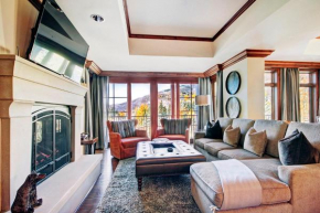 Chic 2 BRDen Ritz-Carlton Condo with Valley Views